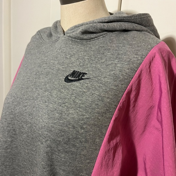 Vintage Style Nike Hoodie - Picture 2 of 5